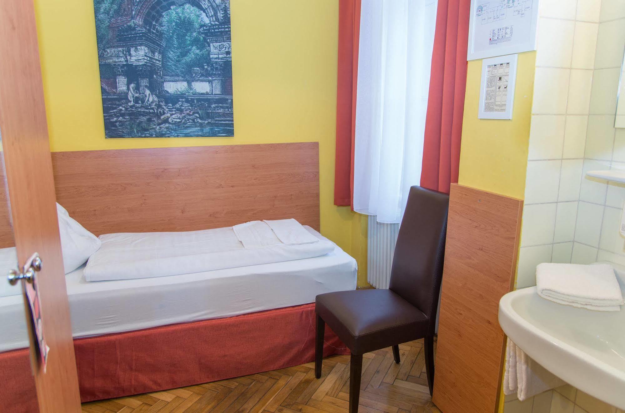 Pension Lehrerhaus Wien Ngoại thất bức ảnh
