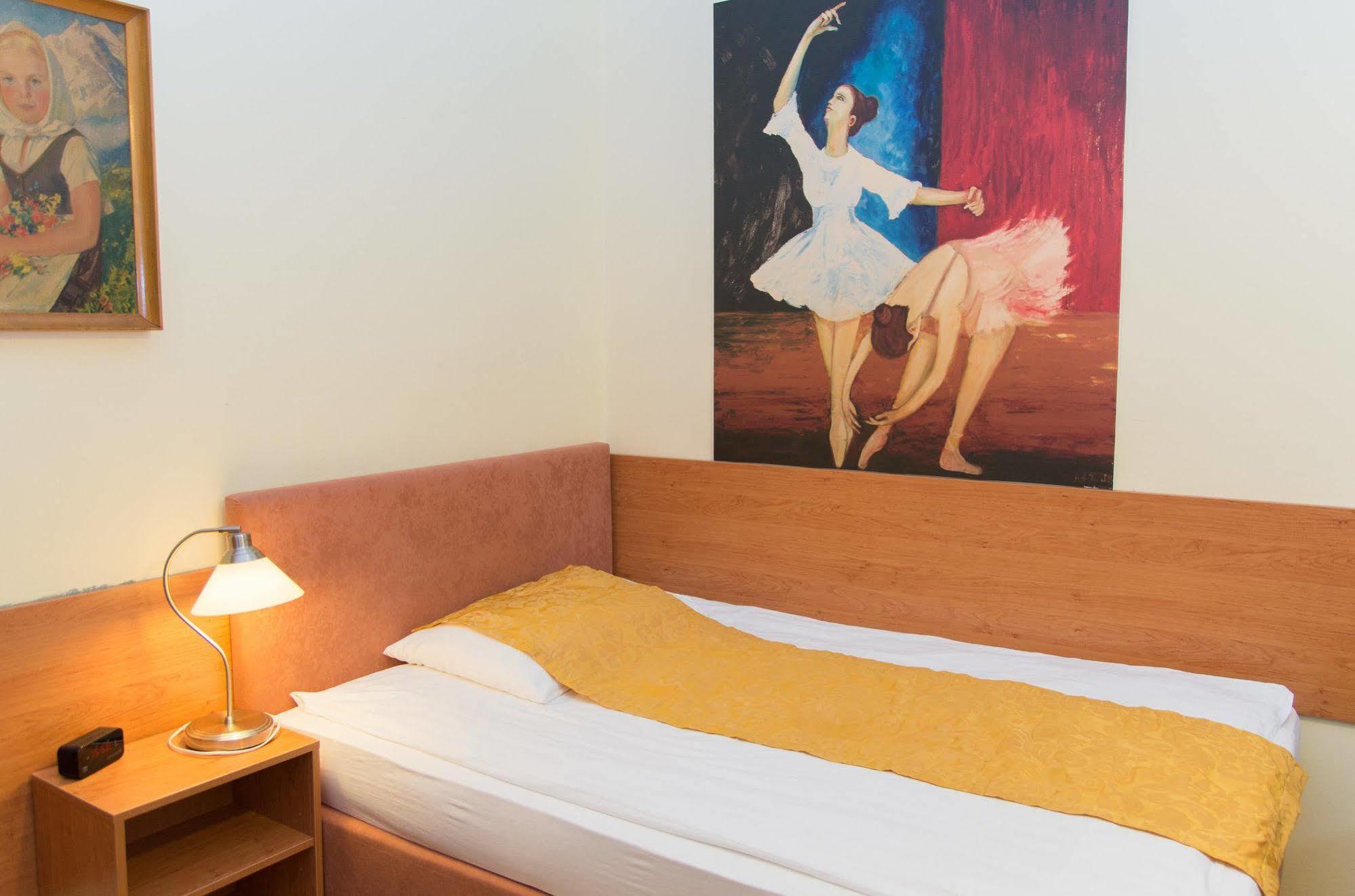 Pension Lehrerhaus Wien Ngoại thất bức ảnh